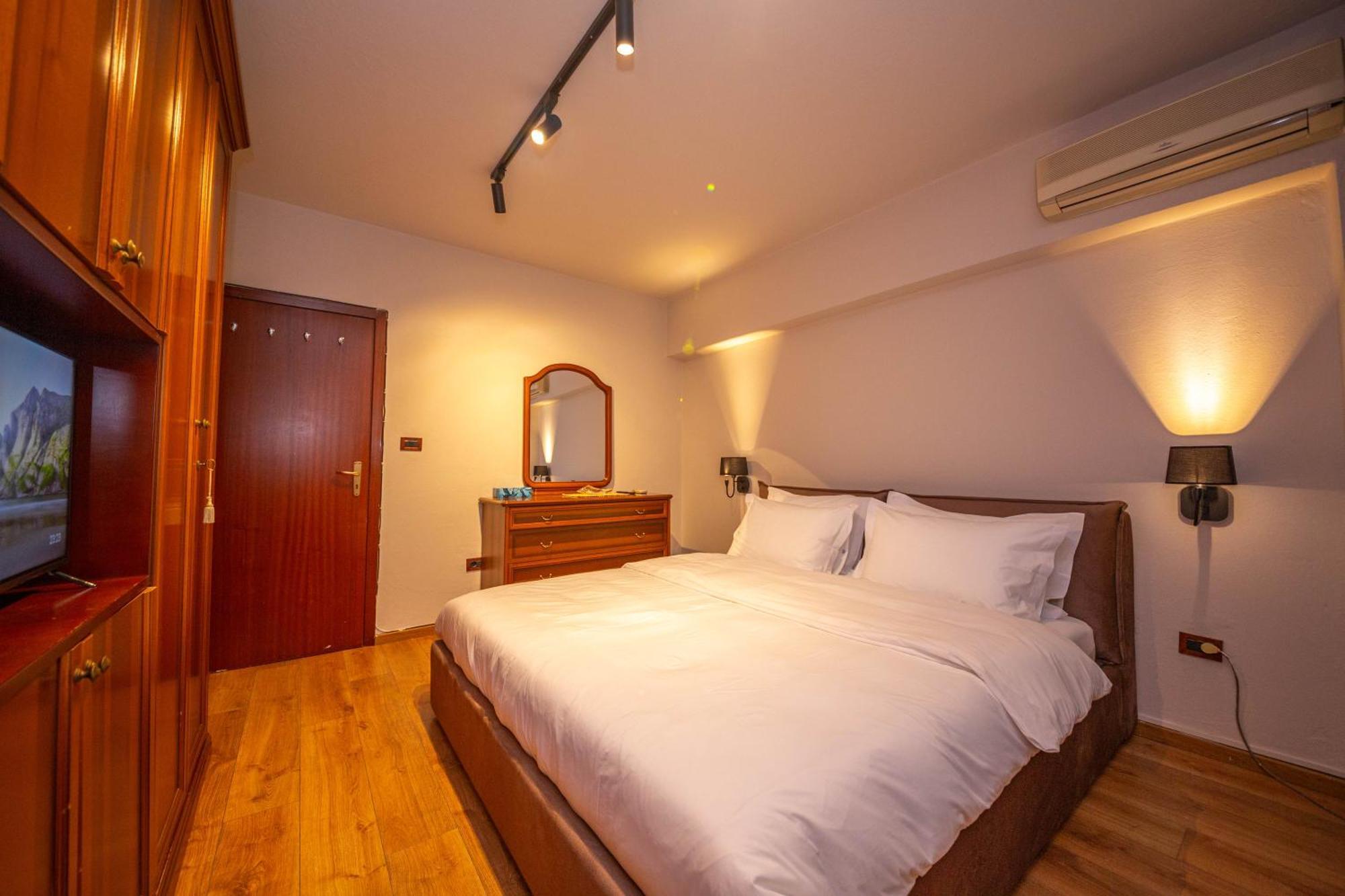Blloku Unique Apartments 3 Тирана Екстер'єр фото